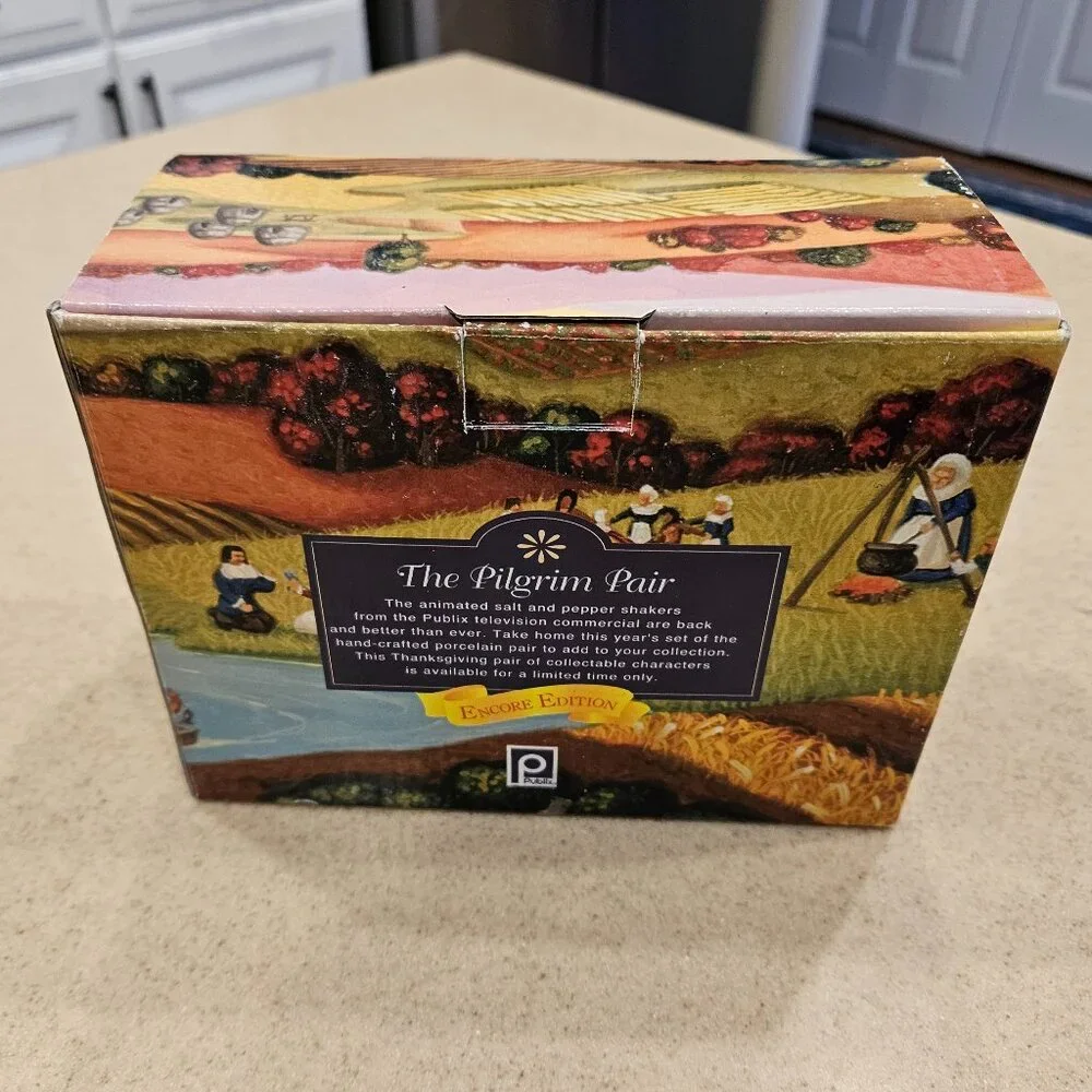 LIMITED PUBLIX CERAMIC THANKSGIVING FALL PILGRIM SALT & PEPPER SHAKERS SET